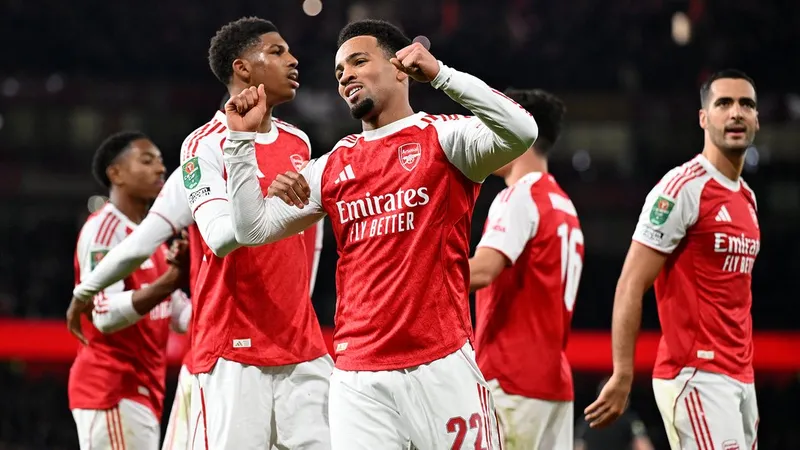 Trận đấu bóng đá giữa Arsenal và Brighton